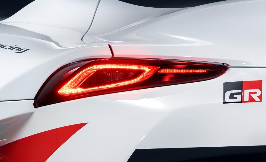 Детали интерьера Toyota GR Supra Racing Concept 2018 года  (фото 19 из 36)